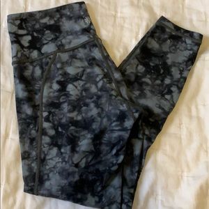 Athleta cropped tie dye legging